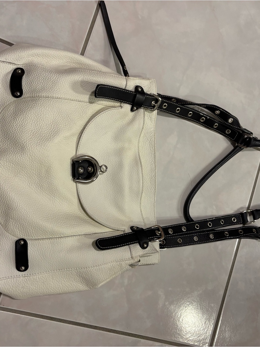 Italian Classic White Leather Shoulder Bag with Black Strap Accents - Picture 2 of 10